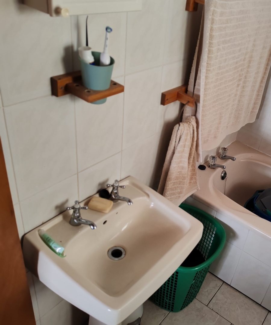 5 Bedroom Property for Sale in Perlemoenbaai Western Cape